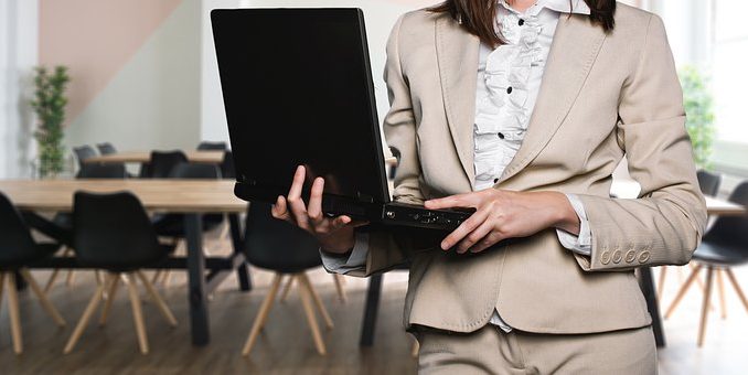 icon-businesswoman-2817567__340